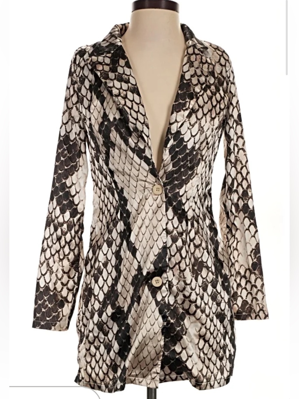 PrettyLittleThing Black & White Snake-Print Blazer